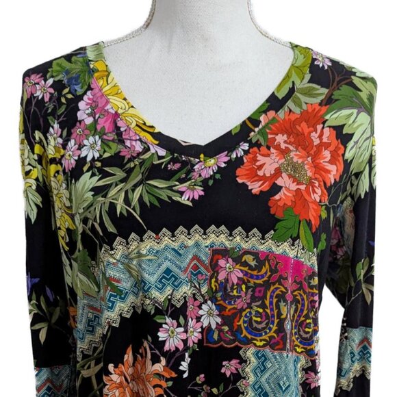 Johnny Was Janie Favorite Long Sleeve V-Neck Swing Tee Floral on Black - Picture 4 of 9